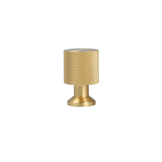 Nyboder möbelknopp med diamond cut, mässing med lack – höjd 33 mm