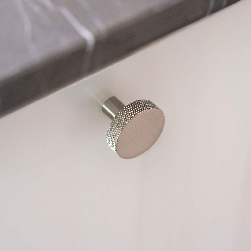 Møbelknop med diamond cut i rustfrit stål look - Østerbro • Chr. Jørgensen - Copenhagenhomedesign