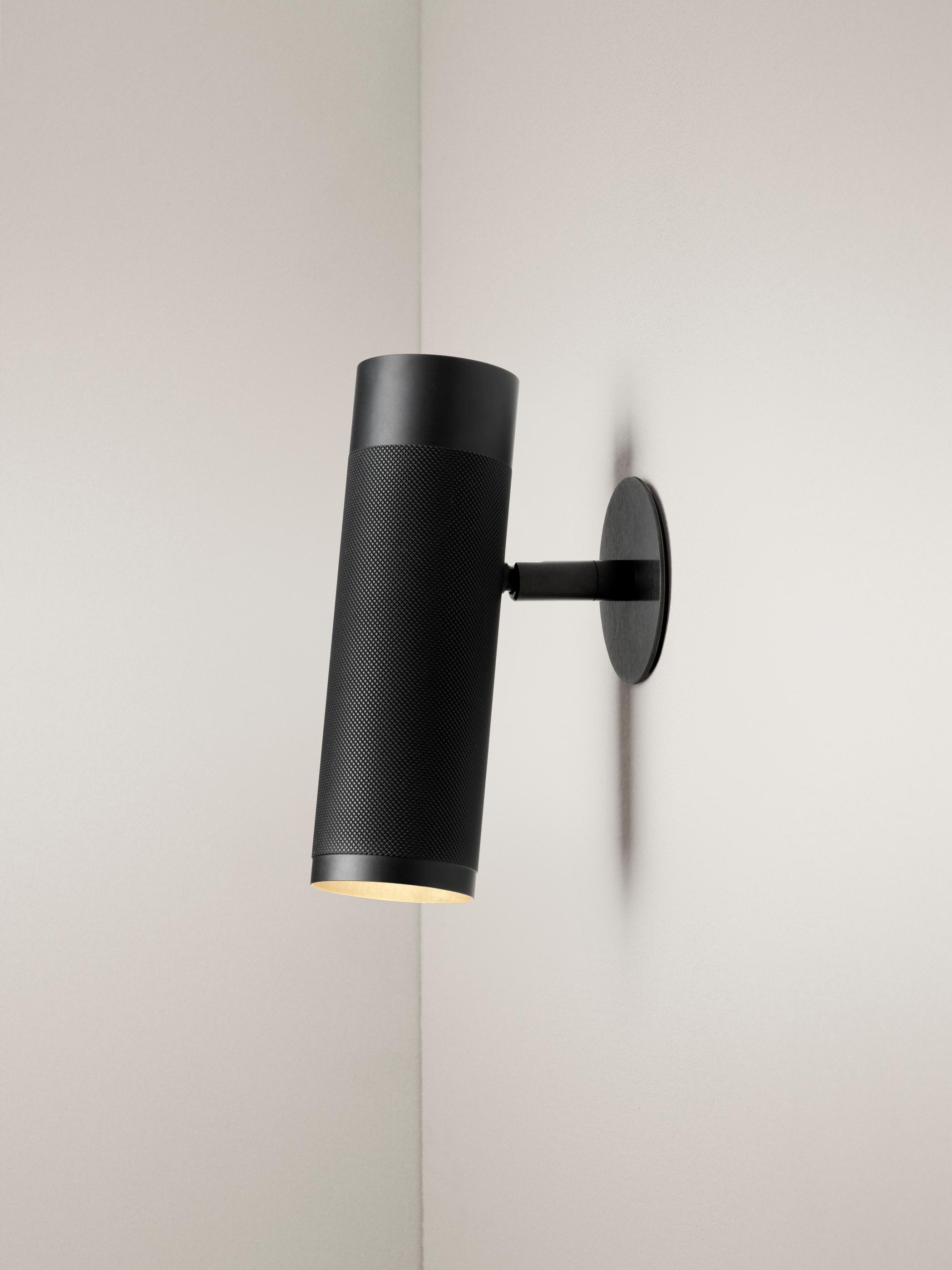 Patrone Recessed vägglampa med täckplatta, svartbrunerad mässing • Thorup Copenhagen