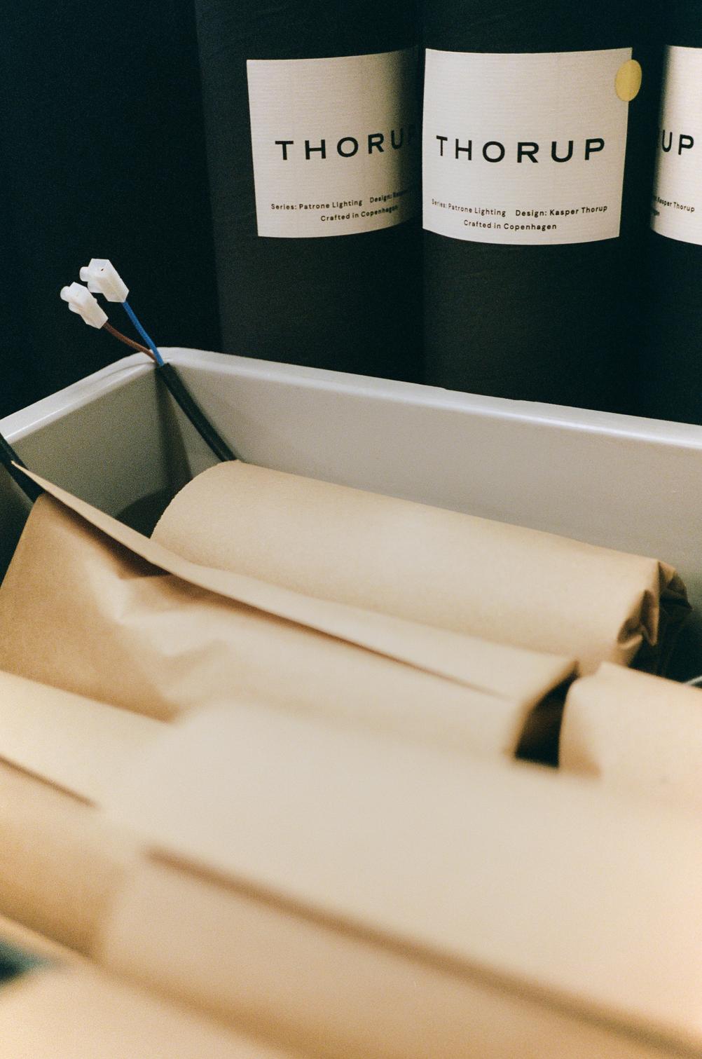 Patrone pendellampa i svartbrunerad mässing • Thorup Copenhagen - Copenhagenhomedesign