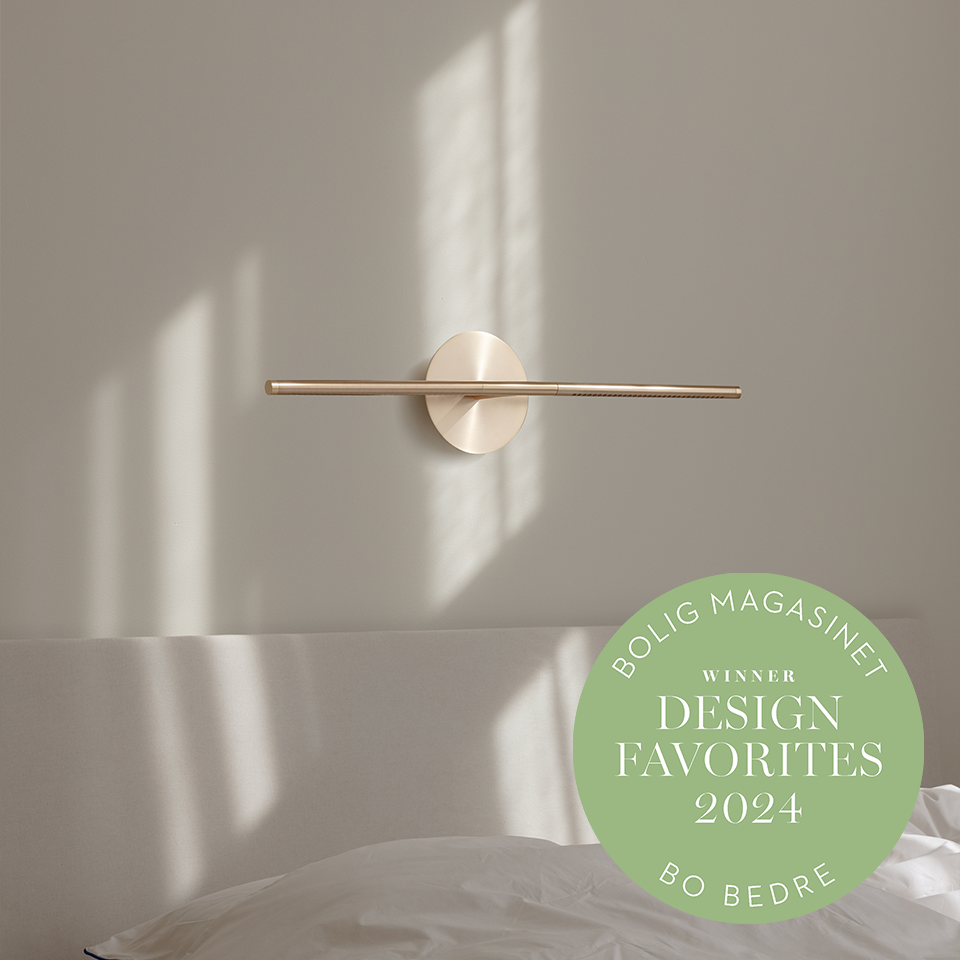 Omni Wall væglampe, messing • UMAGE - Copenhagenhomedesign