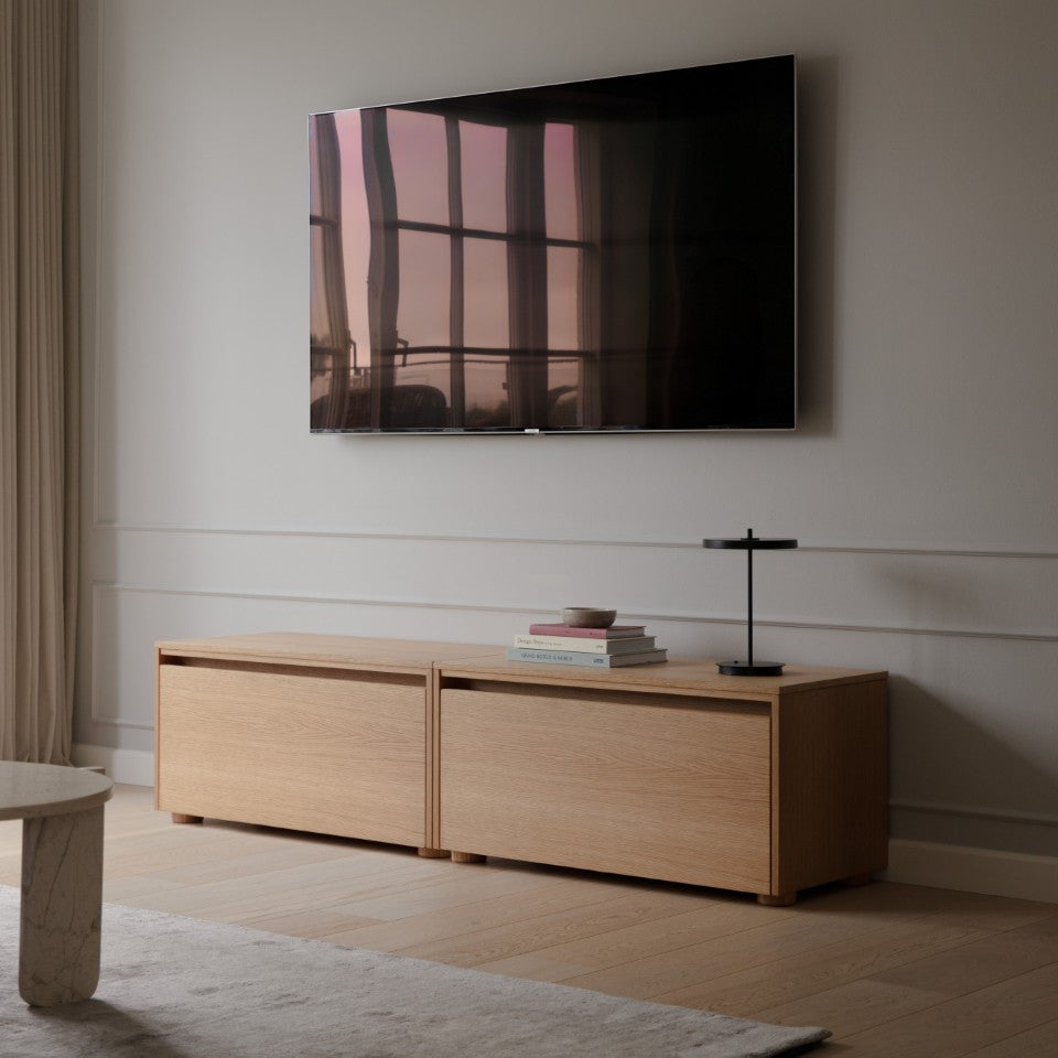 Asteria Table bordlampe, sort • UMAGE - Copenhagenhomedesign