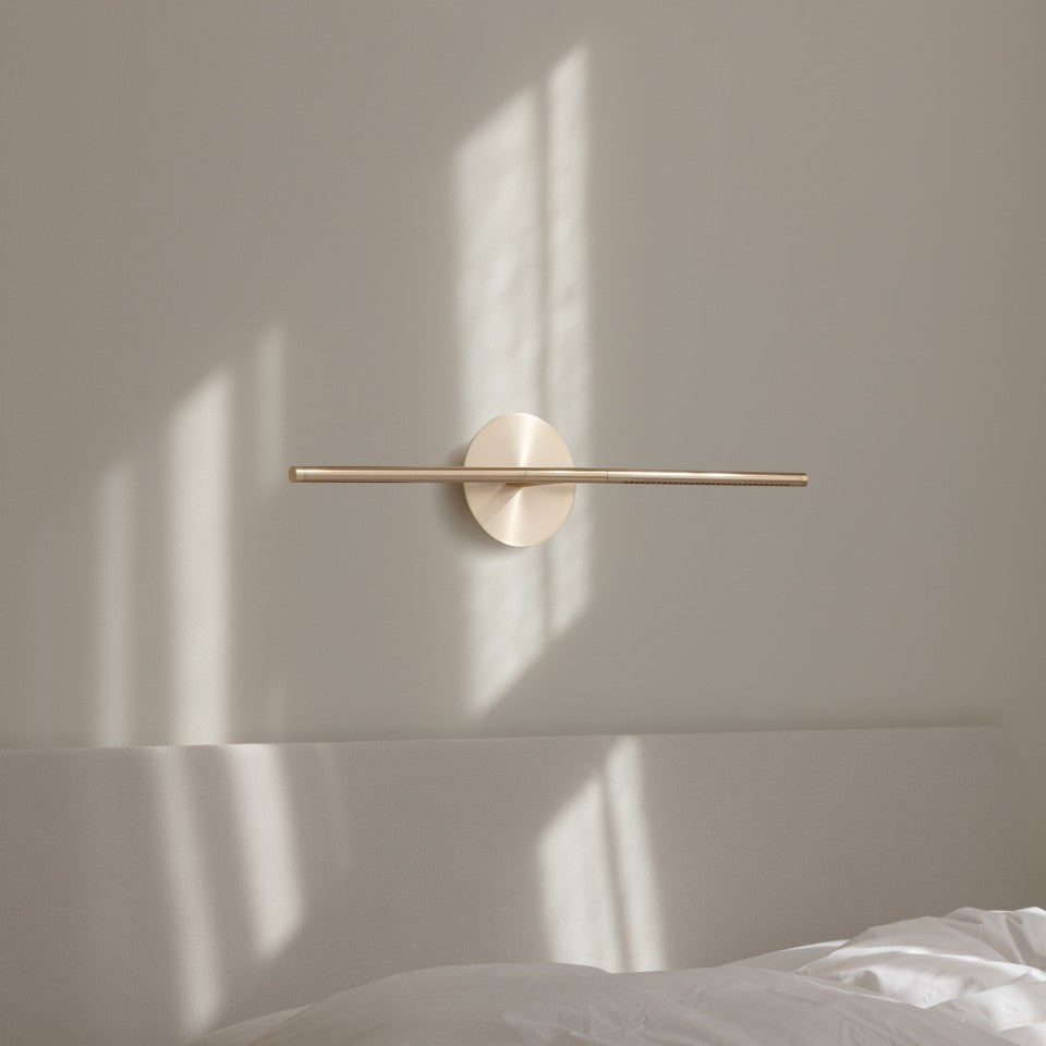 Omni Wall væglampe, messing • UMAGE - Copenhagenhomedesign