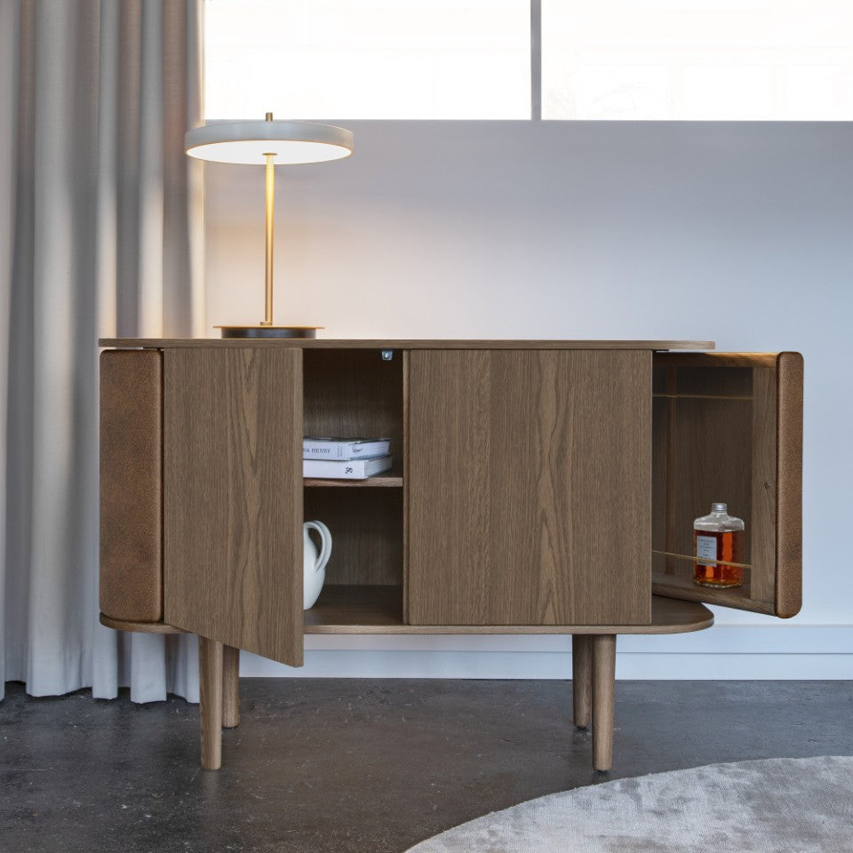 Asteria Table bordlampe, hvid og messing • UMAGE - Copenhagenhomedesign