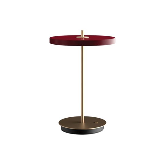 Asteria Move portabel bordslampa, röd och mässing • UMAGE