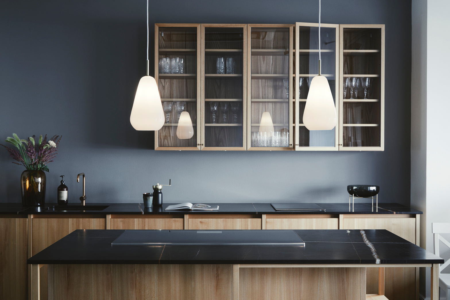 Anoli 1 medium pendel, nordic gold / opal • NUURA