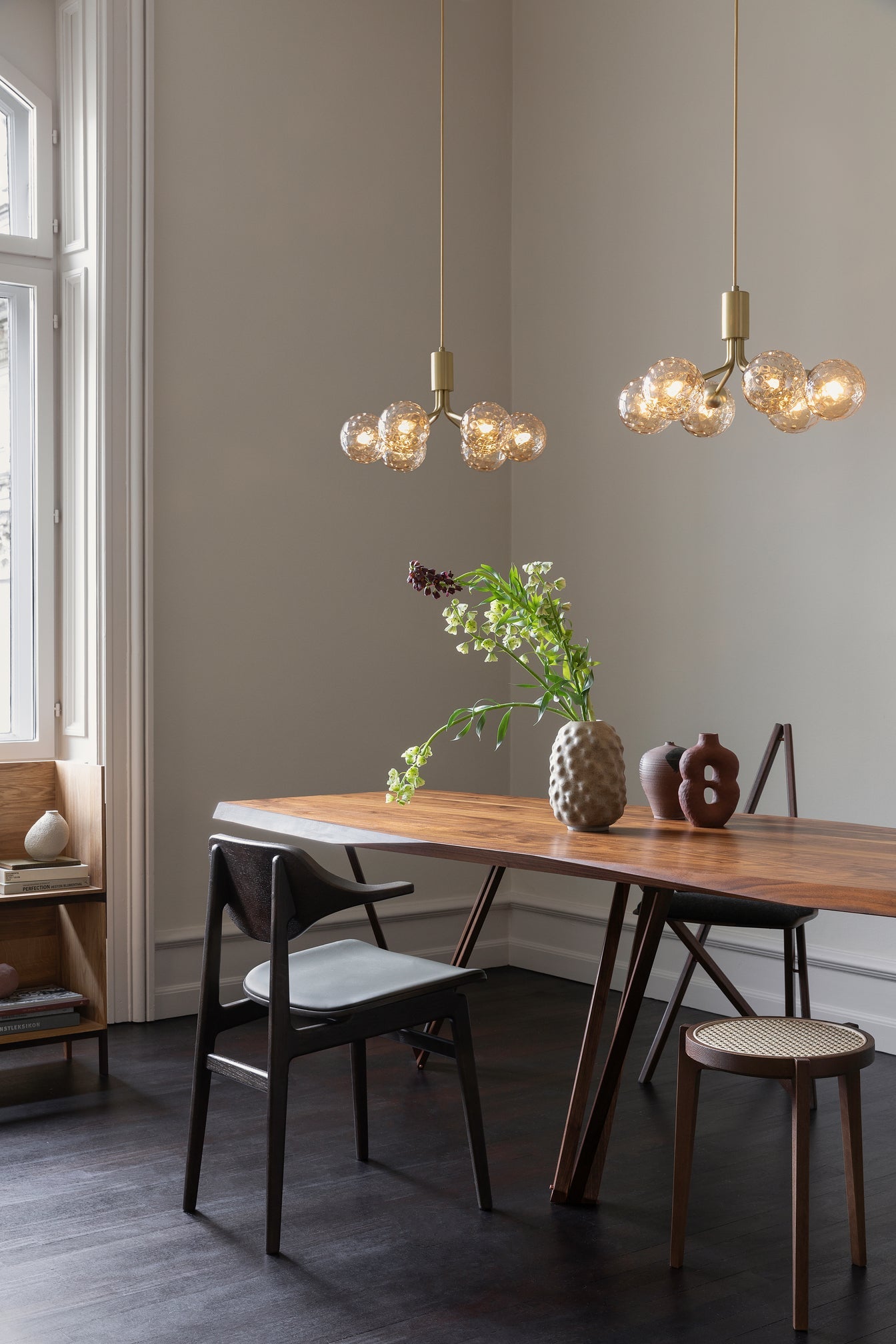 Apiales 6 ljuskrona, brushed brass / optic gold • NUURA