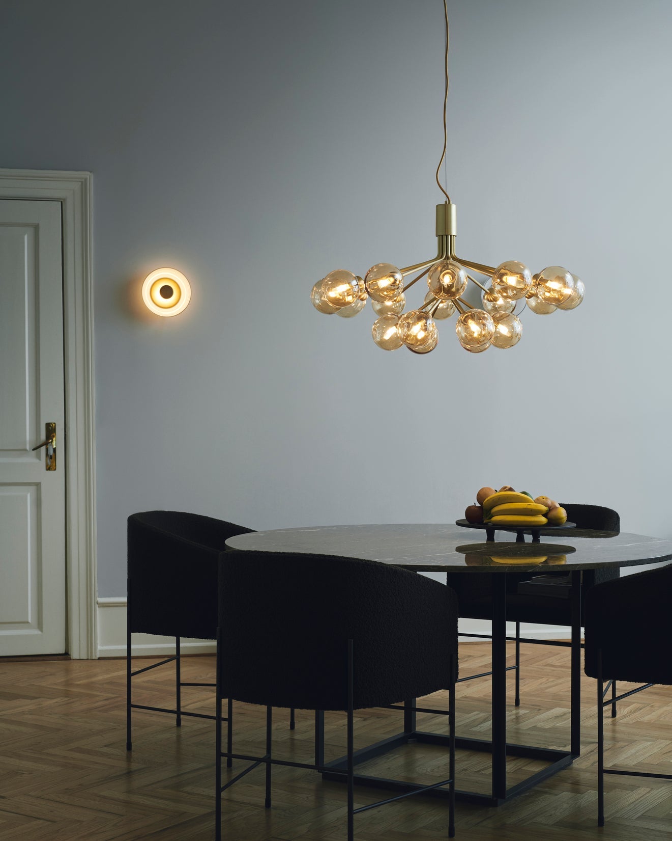 Blossi Wall vägglampa, nordic gold / opal • NUURA