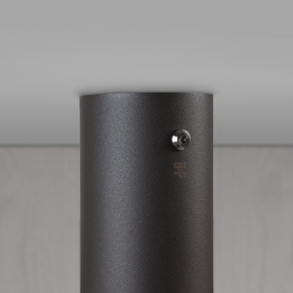 Exhaust Surface spot i grafit med detaljer i rostfritt stål  • Buster + Punch