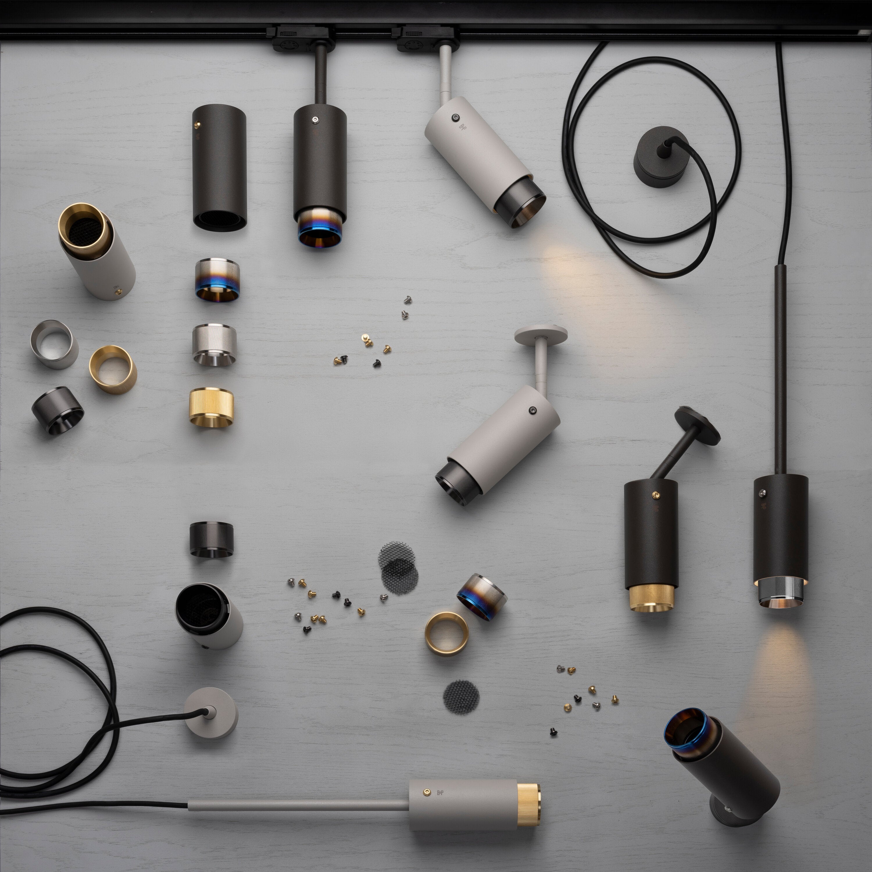 Exhaust pendellampa i sten med detaljer i massiv mässing  • Buster + Punch