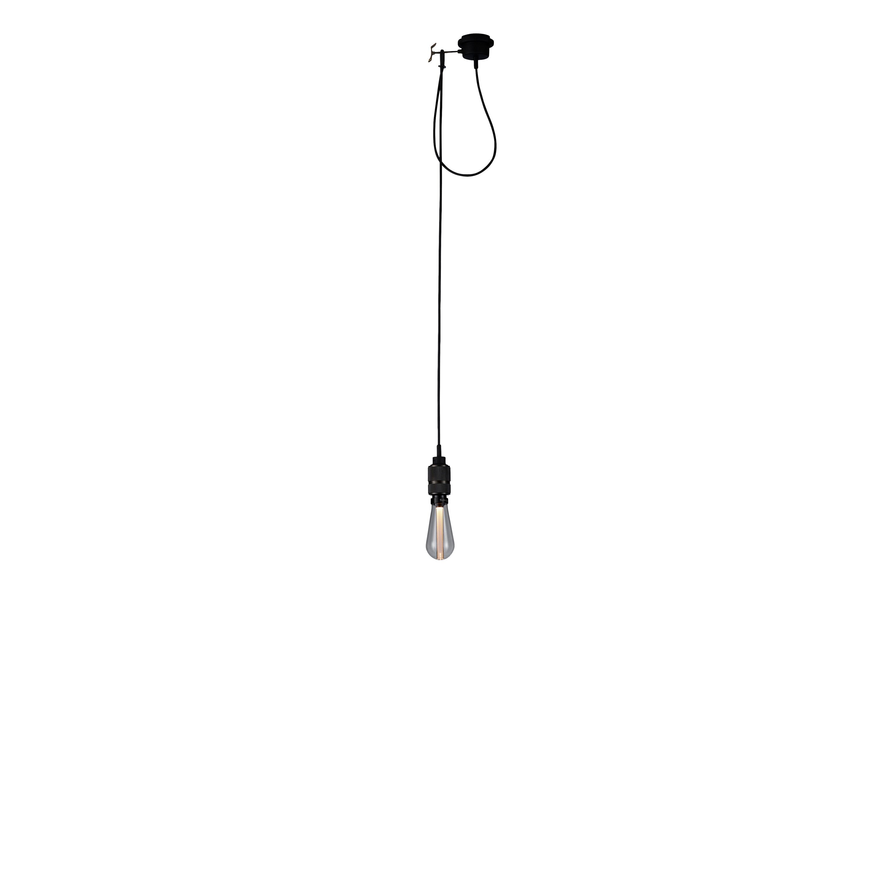 Hooked 1.0 Nude i brunerad mässing  • Buster + Punch
