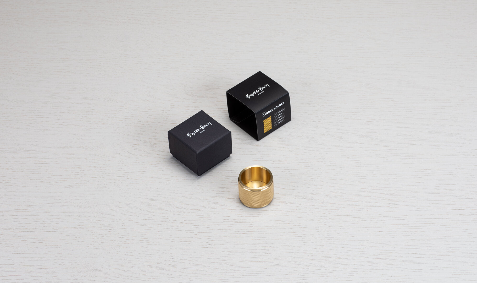 Tealight värmeljushållare i massiv mässing med lack med diamantslipat mönster  • Buster + Punch