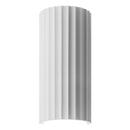 Elegant vit vägglampa med rundade nedåtgående linjer. Lampan har både uppåt- och nedåtriktad ljus.