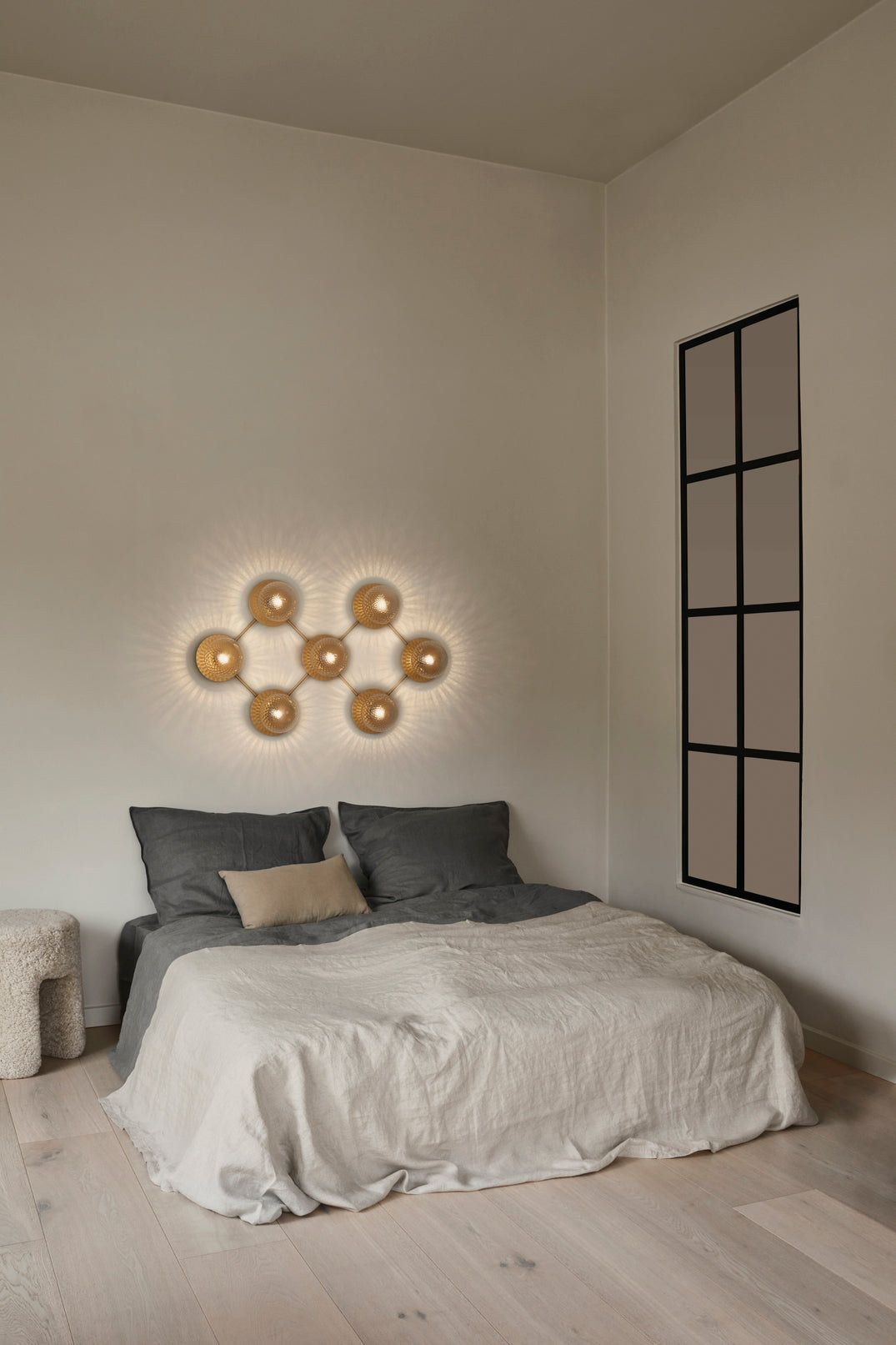 Liila 7 vägg- och taklampa, nordic gold / optic clear • NUURA