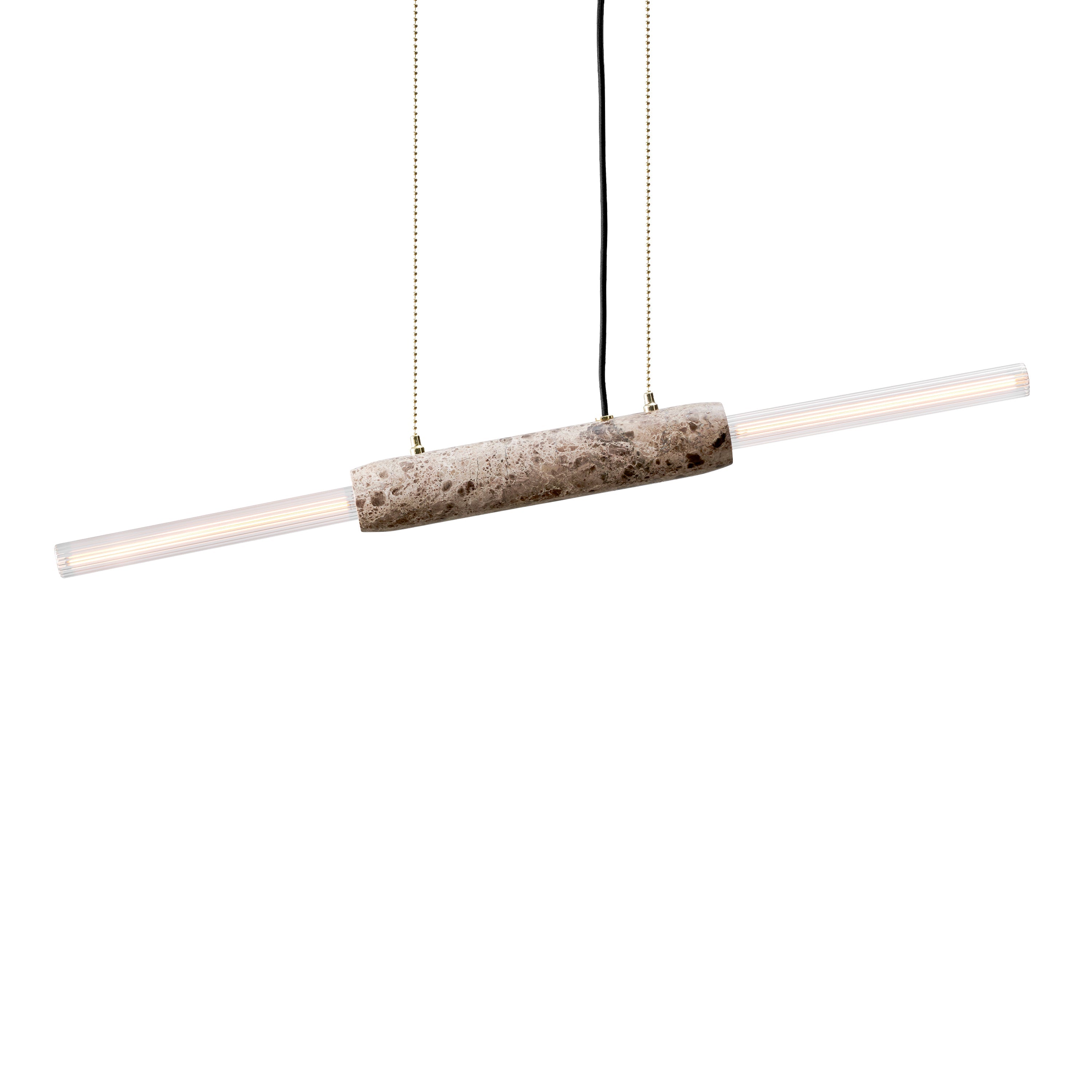 Rund avlång lampa med brun marmor som mittstycke och en avlång glödlampa i varje ände. 