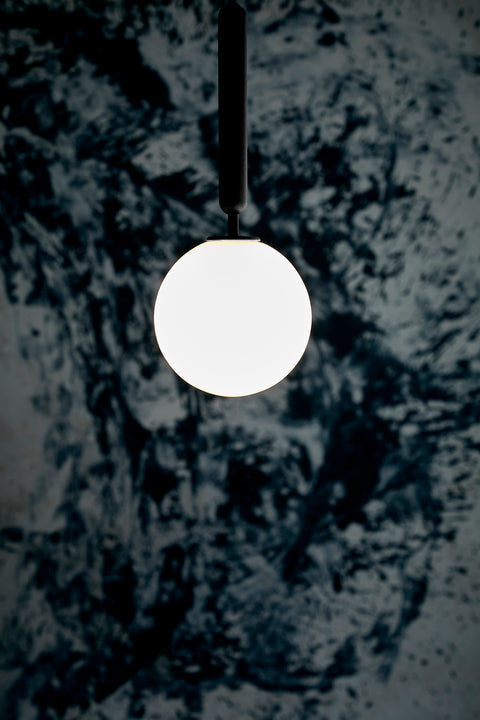 Miira 1 pendel, rock grey / opal • NUURA