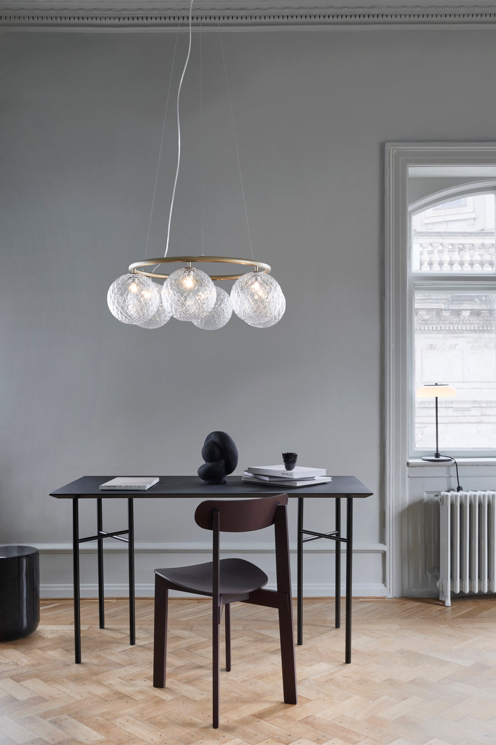 Miira 6 Circular ljuskrona, brass / optic clear • NUURA