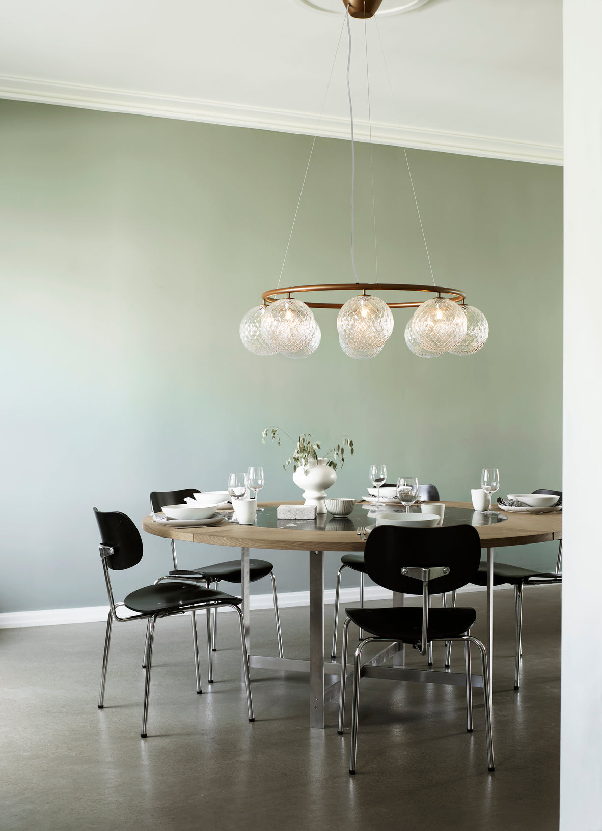 Miira 8 Circular ljuskrona, dark bronze / optic clear • NUURA