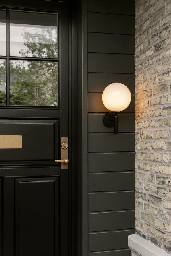 Miira Wall Outdoor utomhuslampa, black / opal • NUURA