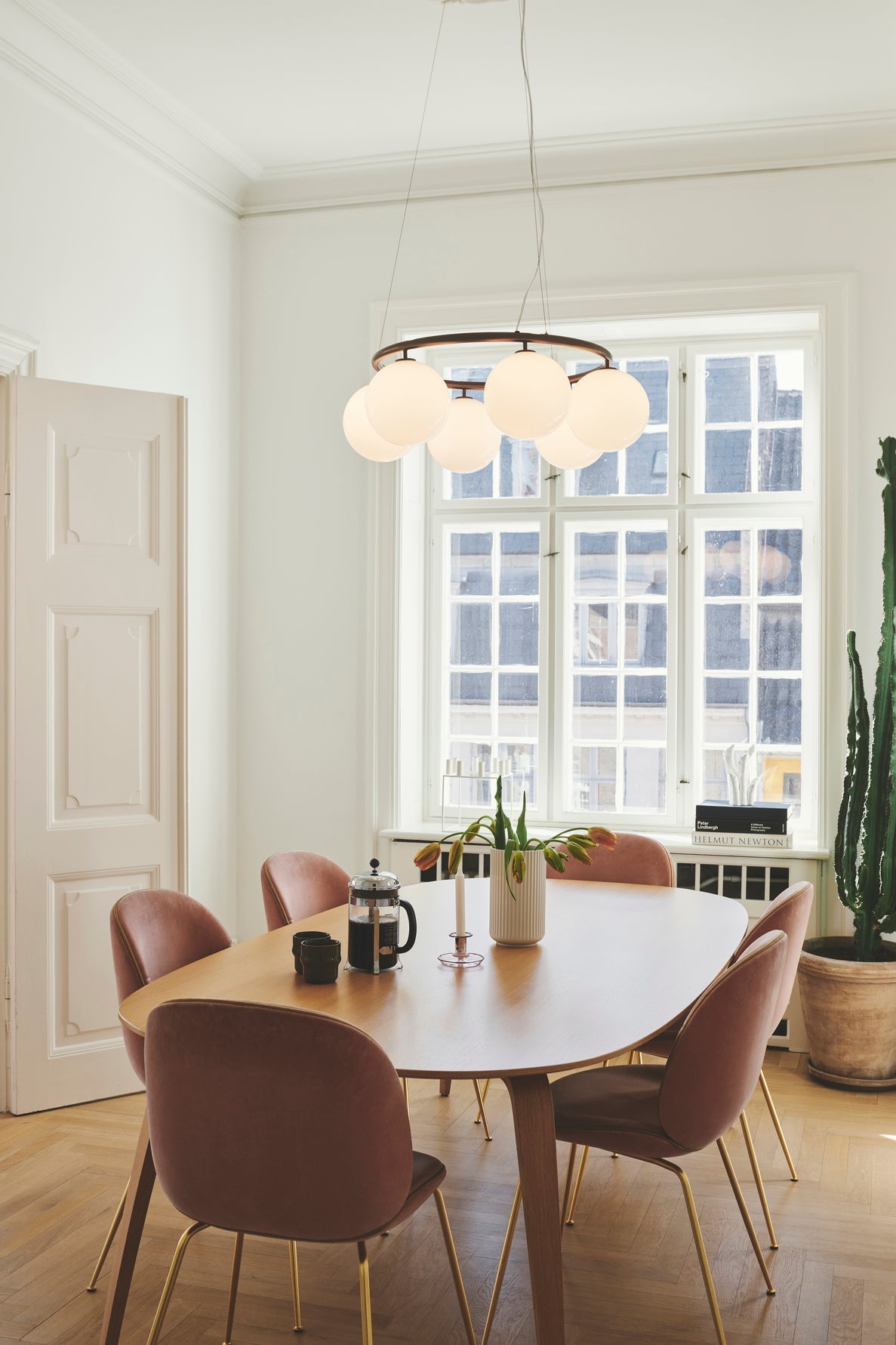 Miira 6 Circular ljuskrona, dark bronze / opal • NUURA