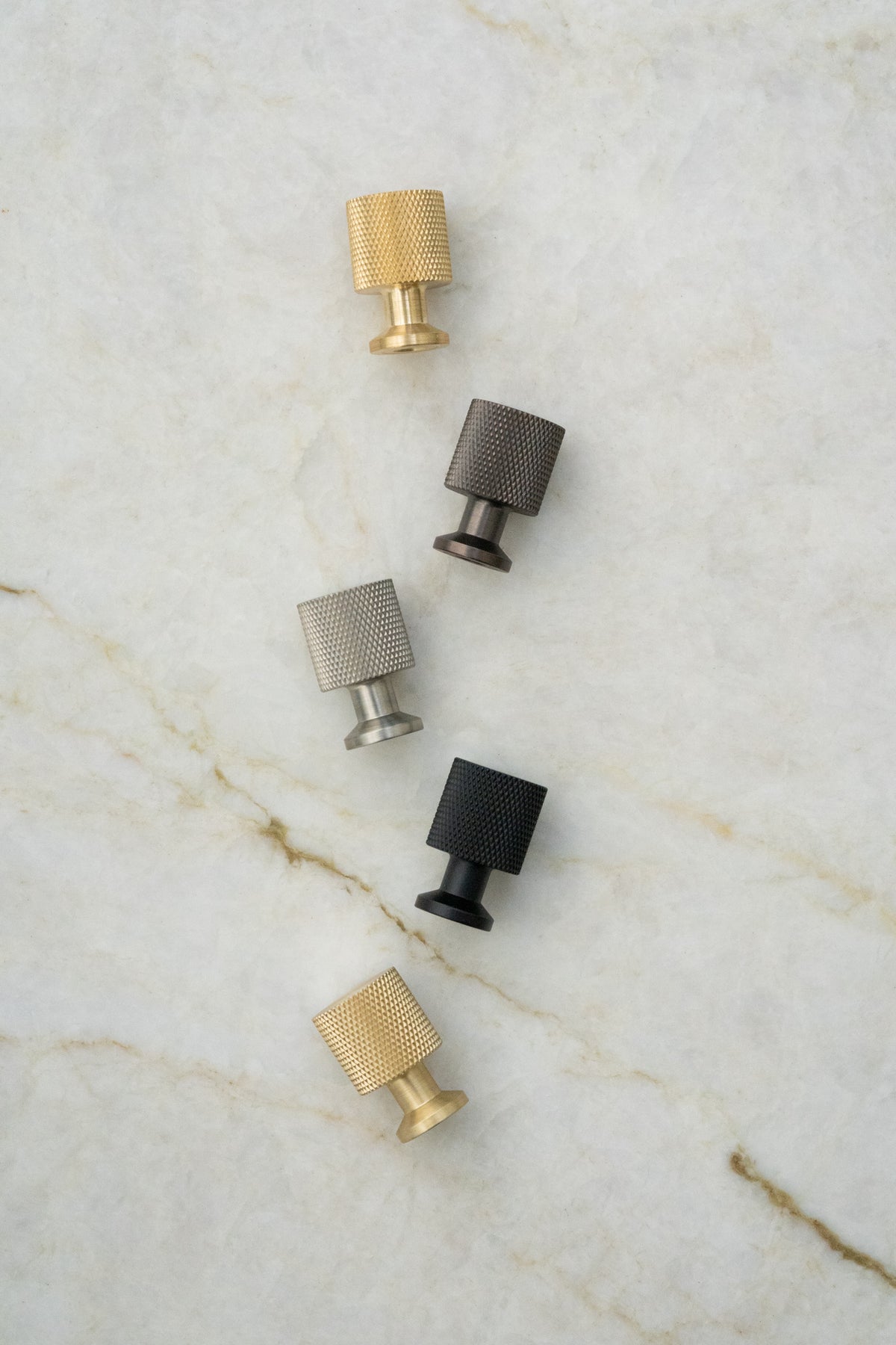 Møbelknop med diamond cut i messing med lak, 33 mm - Nyboder • Chr. Jørgensen - Copenhagenhomedesign